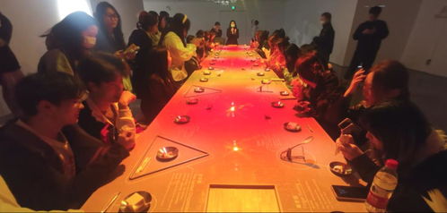 藝術(shù)設(shè)計學院舉行20級產(chǎn)設(shè)專業(yè)傳統(tǒng)文化調(diào)研系列活動 芷美空間參觀交流